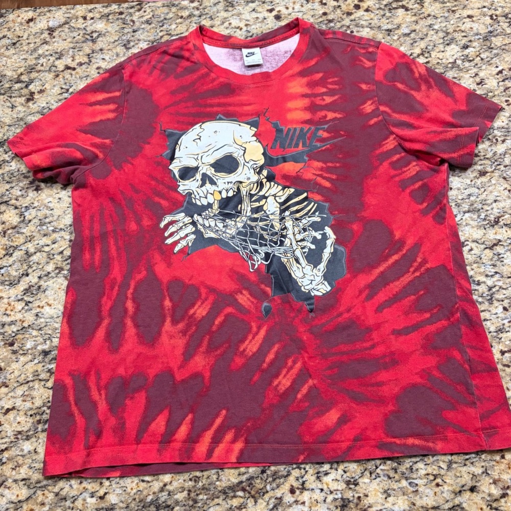 Nike Mens XXL Red Tie Dye Skull Basketball Graphic T-Shirt Short Sleeve v